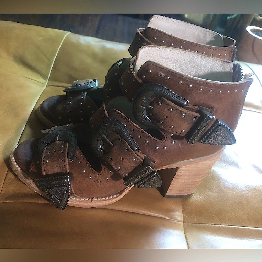 Freebird Violet size 7 Cognac